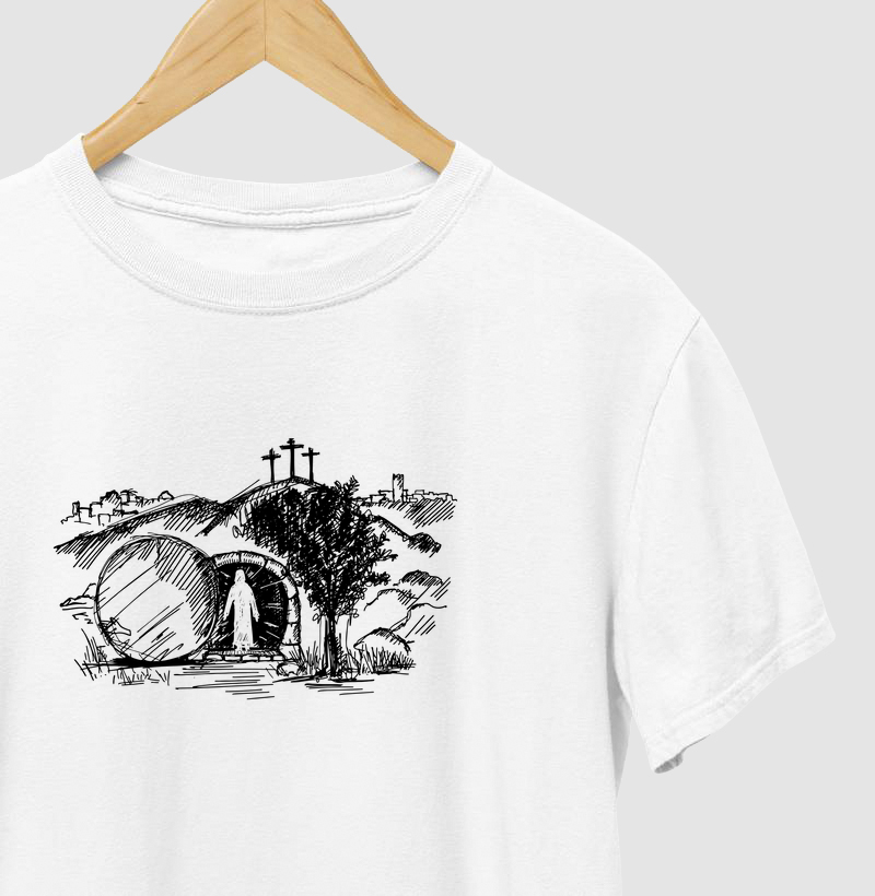 Camiseta Básica "O Túmulo Está Vazio"