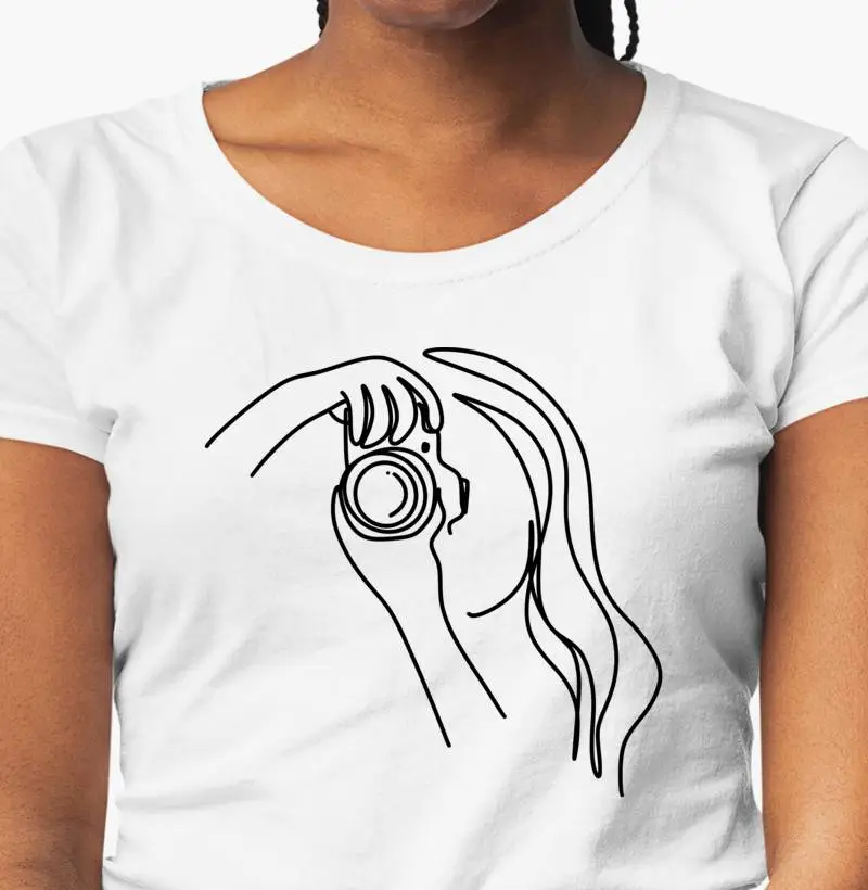 Camiseta feminina mulher fotografando