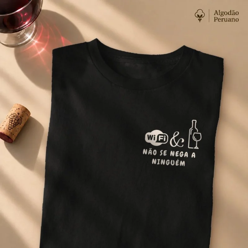 Camiseta Wi-Fi e Vinho