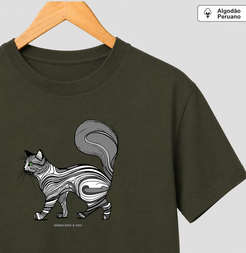Gato cinza de rabo grande