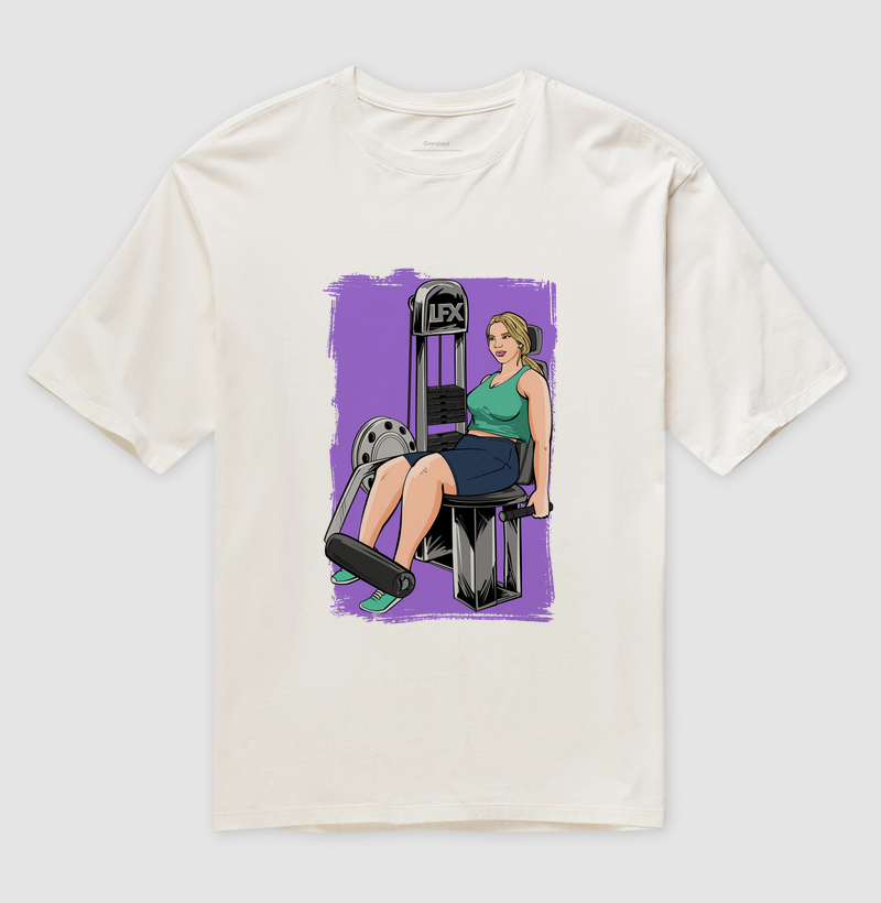 Mulher fazendo Cadeira Extensora V05