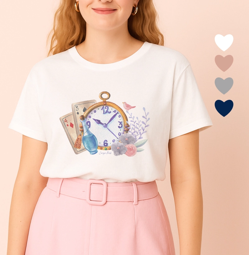 Camiseta Feminina Ilustrada Relógio e Cartas