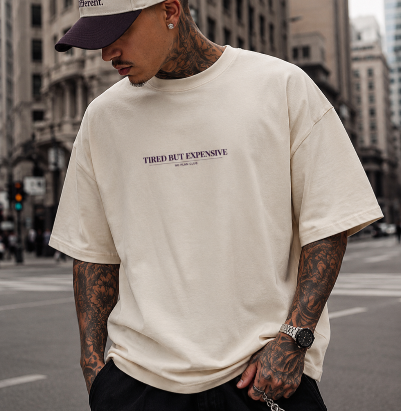 Camiseta Oversized Tired But Expensive Off White | No Plan Club
