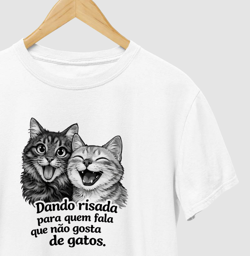 Dando risada para quem fala que não gosta de gatos