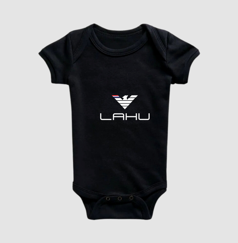 Vestir essa estampa é carregar uma promessa: não é só roupa, é postura. É ser LAHU. 💎 Original em essência, poder em cada traço. Lahu — o estilo de quem sabe o seu valor.
