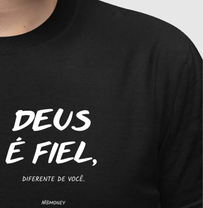 Camiseta Deus é fiel