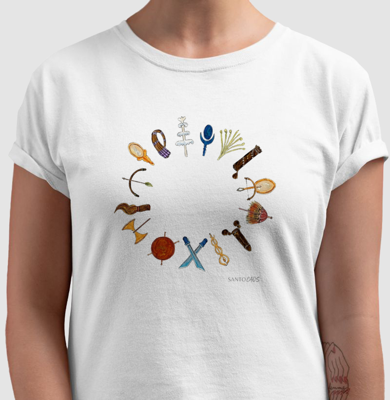 Camiseta Mandala de Axé - Ferramentas Sagradas dos Orixás.