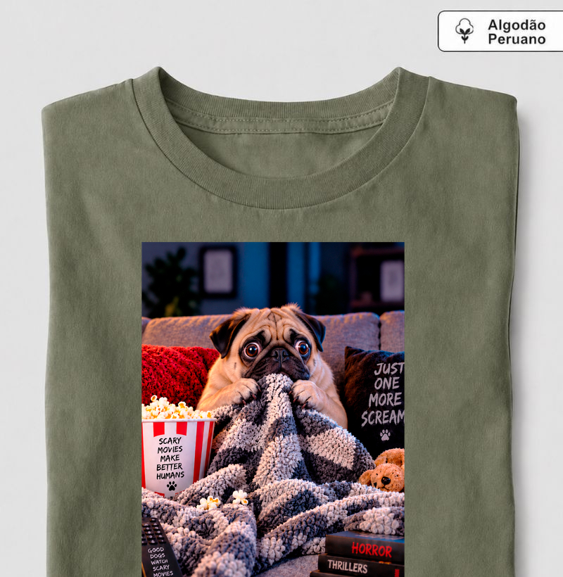 🍿👻 Scary Movie Night — Pug Edition 🐶🖤 - Camiseta Algodão Peruano