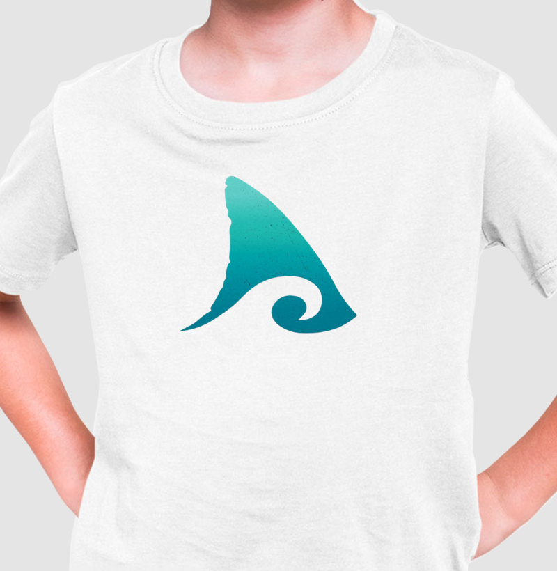 Camiseta Infantil | Estampa Barbatana de Tubarão em Onda - Surf For Fun Wear