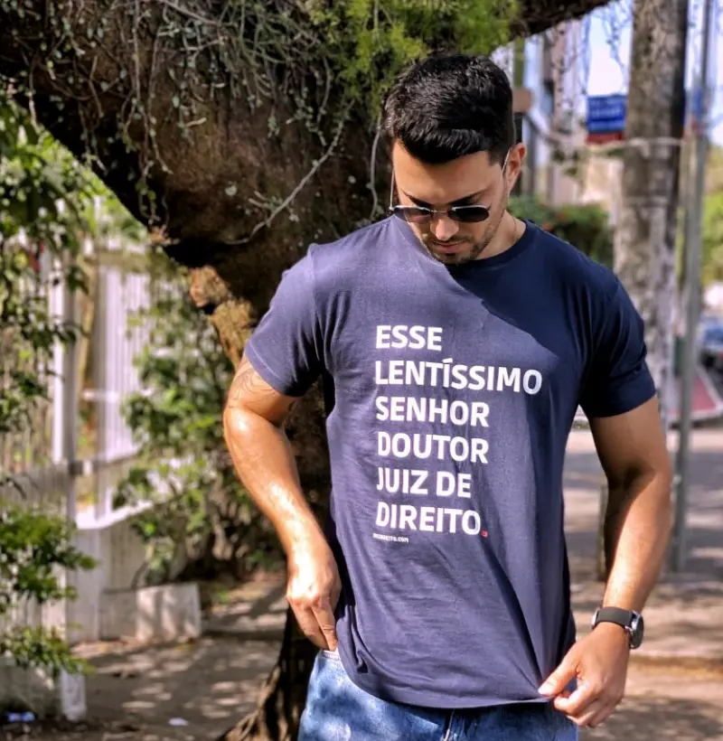 ESSE LENTÍSSIMO SENHOR DOUTOR JUIZ DE DIREITO