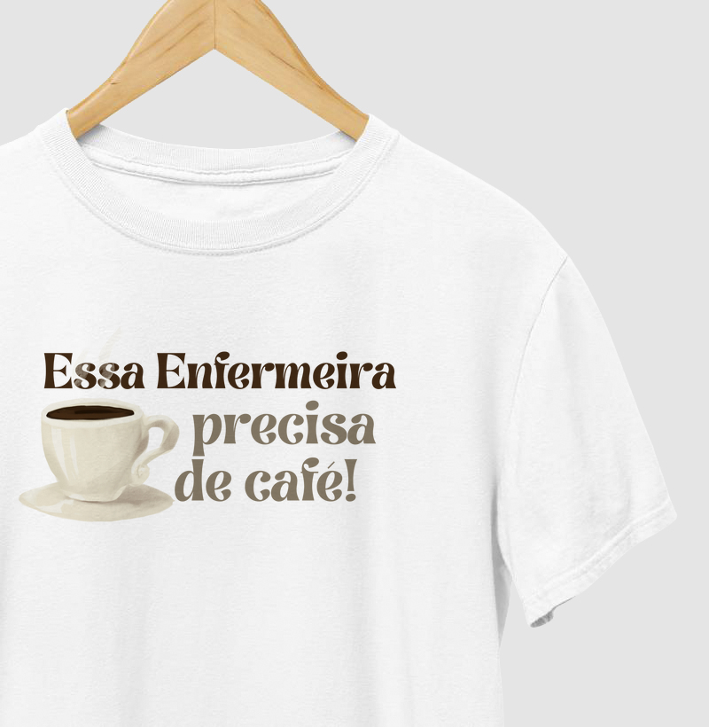 Essa enfermeira precisa  de café