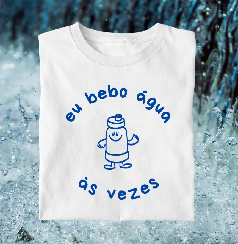 Eu bebo água às vezes