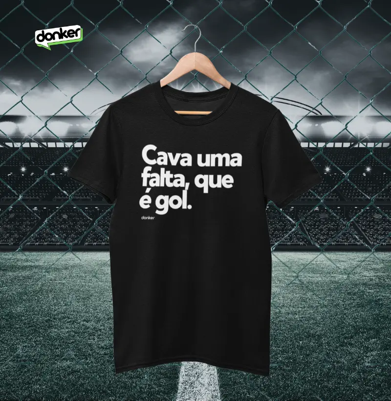 Cava uma falta, que é gol.
