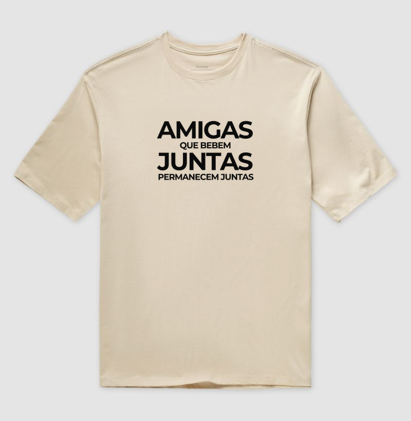 Amigas que bebem juntas