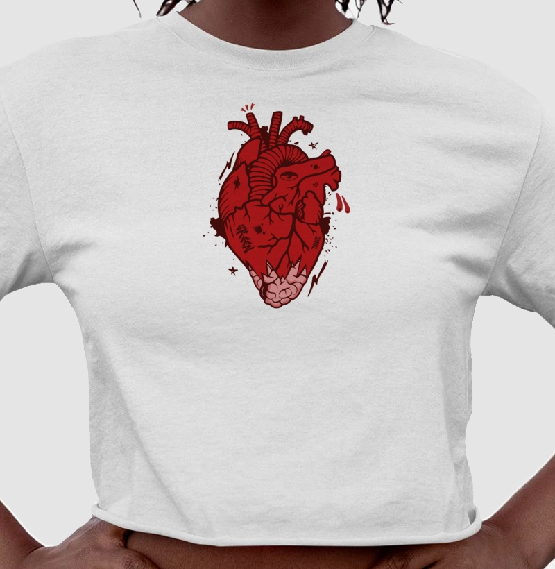 Camiseta Cropped Coração VS Cérebro