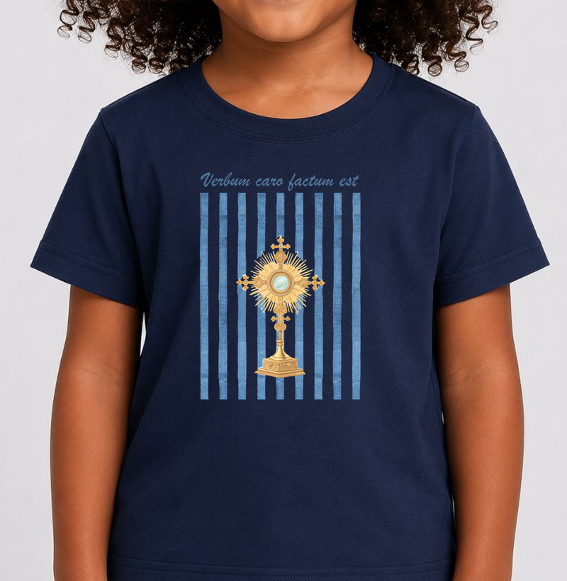 Camiseta Infantil O Verbo se Fez Carne - Camiseta Infantil