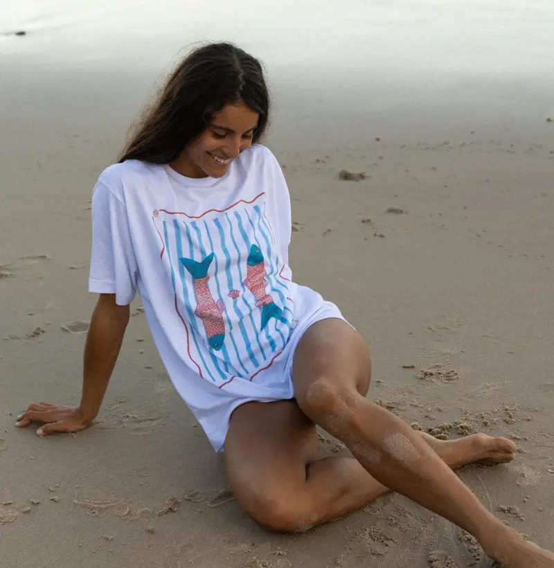 SARDINHAS TEE - Ilustração Mana Arts