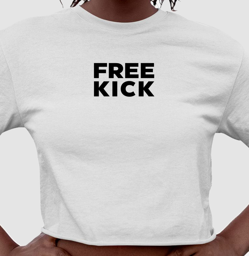 CAMISETA CROPPED FREE KICK LOGO PRETO CENTRAL