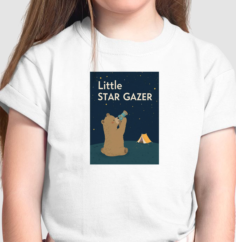 Camiseta Infantil: LITTLE STAR GAZER (Acampamento Estelar)