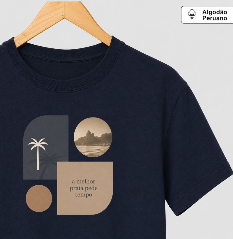 A MELHOR PRAIA PEDE TEMPO - Camiseta Algodão Peruano