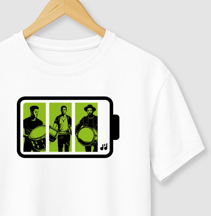 Carregando a Bateria - Camiseta