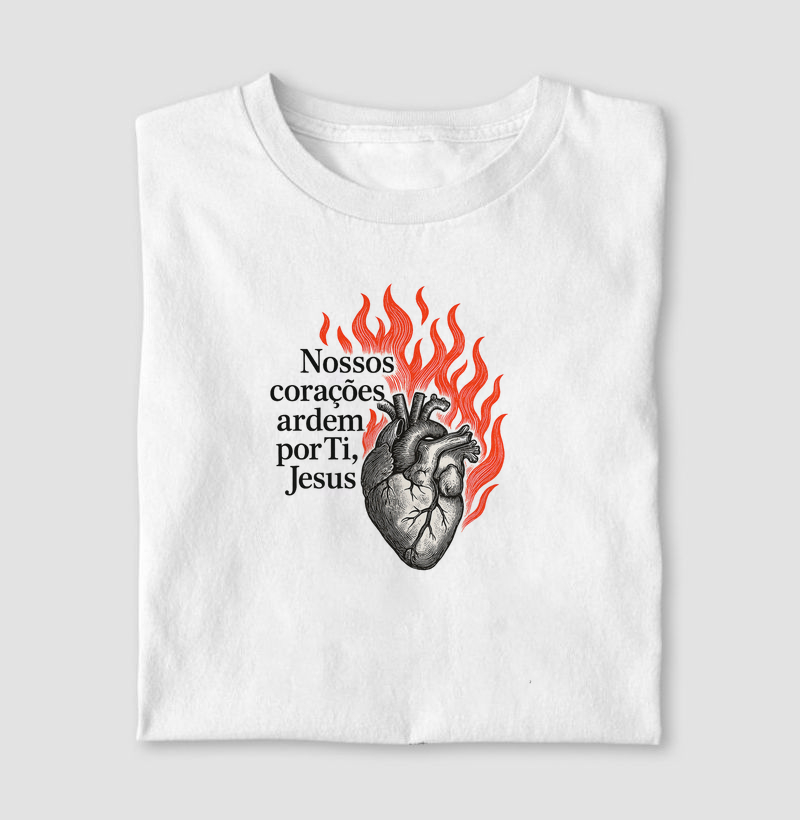 Camiseta Básica "Corações em Chamas"