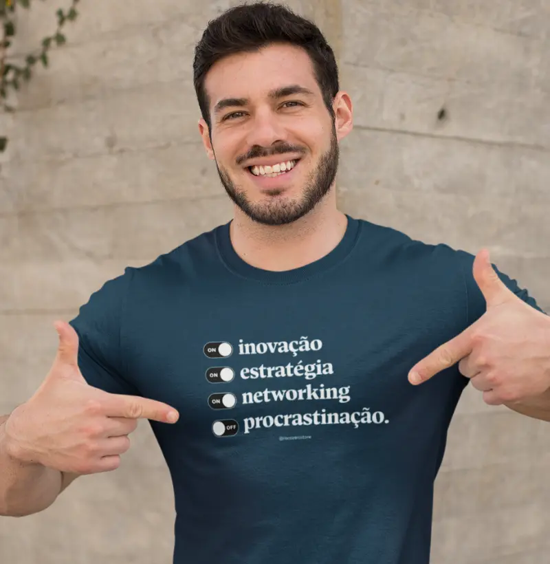 T-Shirt Masculina Marinho - Inovação