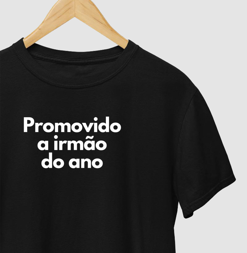 Promovido a irmão do ano (centralizado) (adulto)
