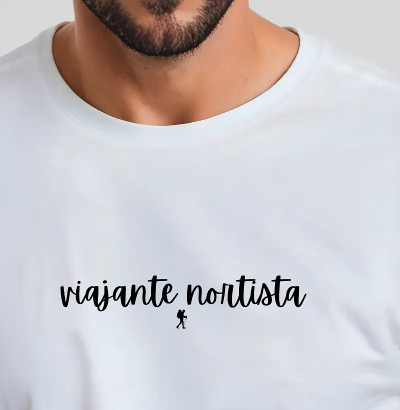 Camiseta Viajante Nortista | Caligrafia Minimalista Norte Viagem | Colecao Viciados em Viagem