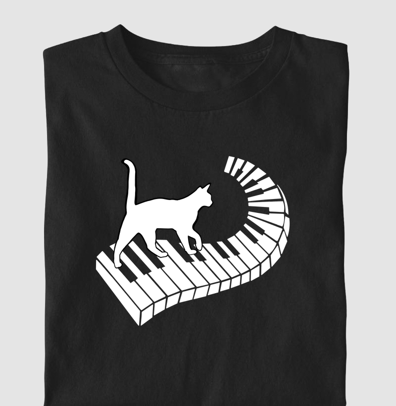 Gato andando em teclas