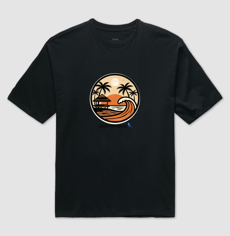 “Vista o pôr do sol, o som das ondas e o charme do Nordeste com a estampa Lahu Original. Um design que carrega o calor, a beleza e a alma das praias brasileiras — feita para quem vive o verão o ano inteiro.”