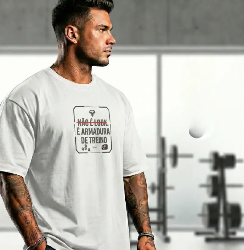 Camiseta Oversized - Não é Look. É Armadura de treino.