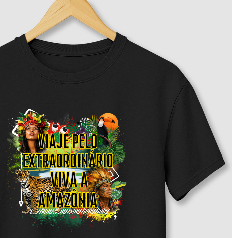 Camiseta Viaje pelo Extraordinario Viva a Amazonia | Onca Tucano Indigena | Colecao Viciados em Viagem