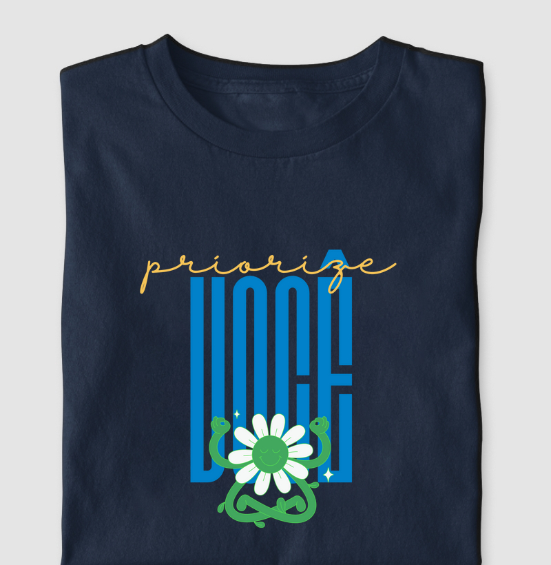 Camiseta com estampa "Prioridades"- 100% algodão