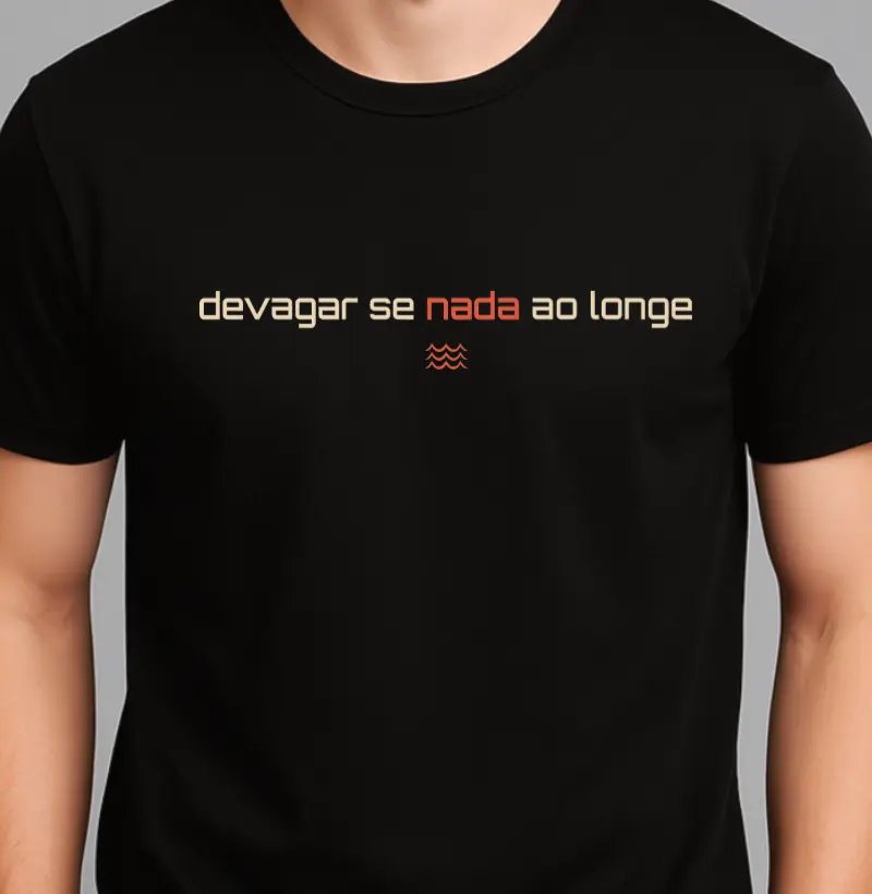 Devagar se nada ao longe