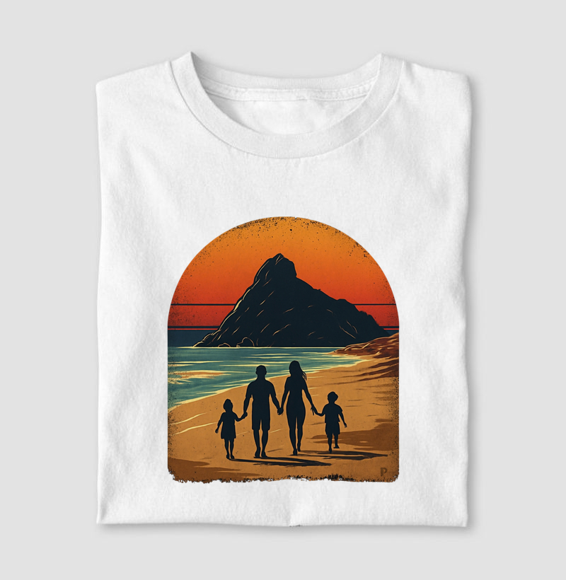 Família caminhando na praia