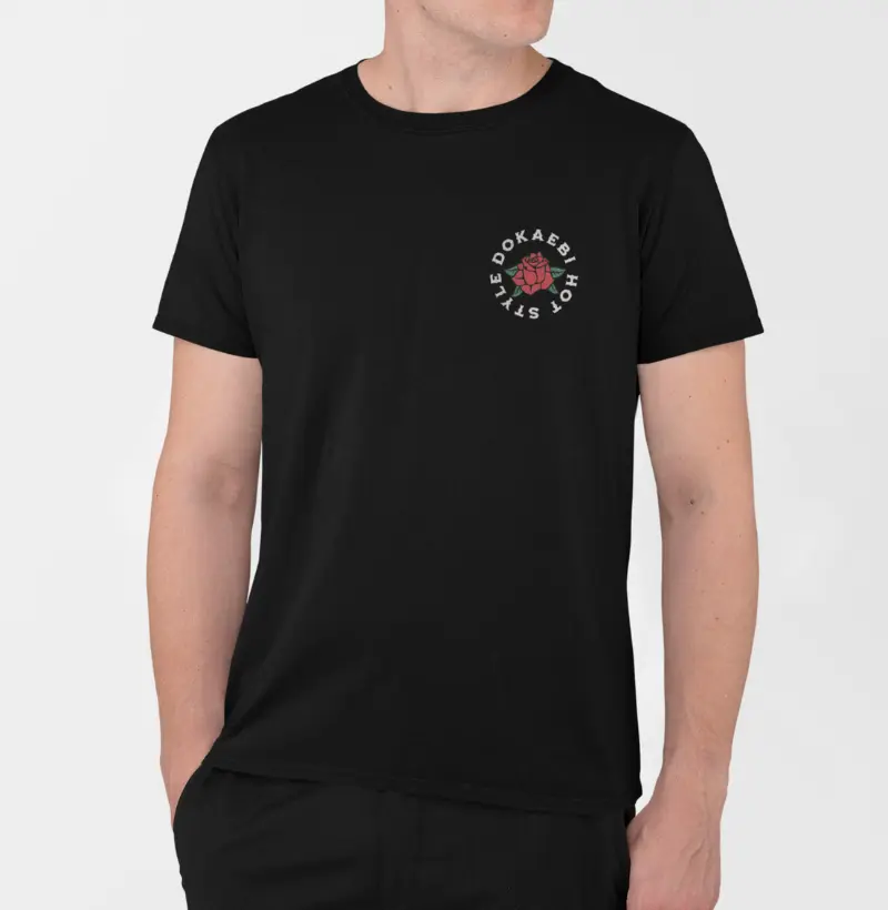 Camiseta Whispering Bloom - Preta