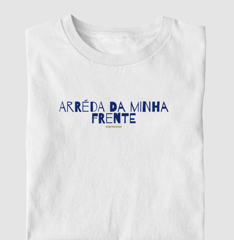 Camiseta arréda da minha frente