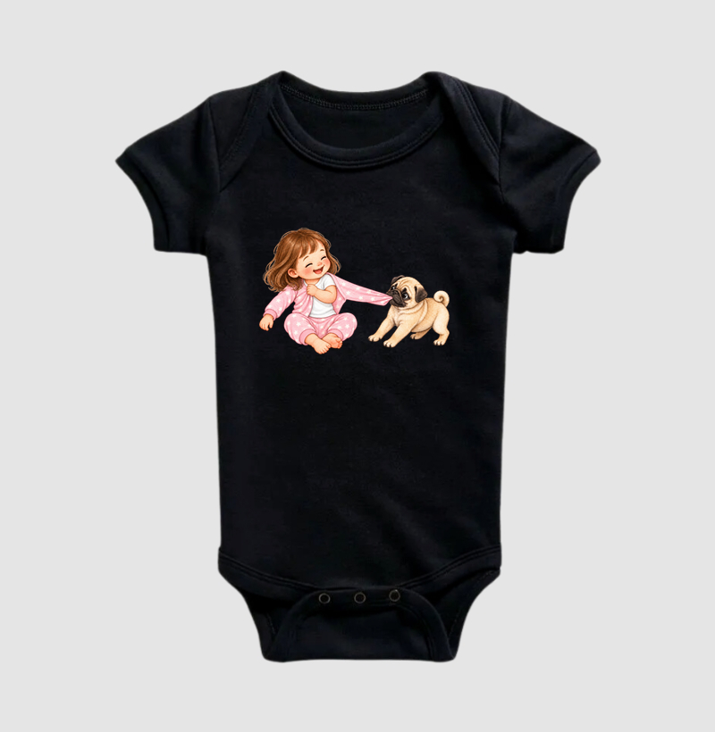 Pug Puxando Pijama 2 - Body Infantil
