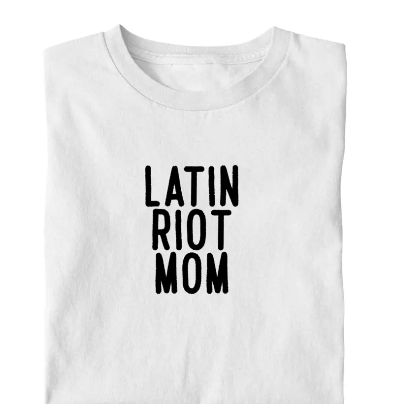 Camiseta Latin Riot Mom | Últimas Palavras