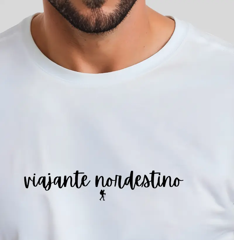 Camiseta Viajante Nordestino | Caligrafia Minimalista Nordeste Viagem | Colecao Viciados em Viagem
