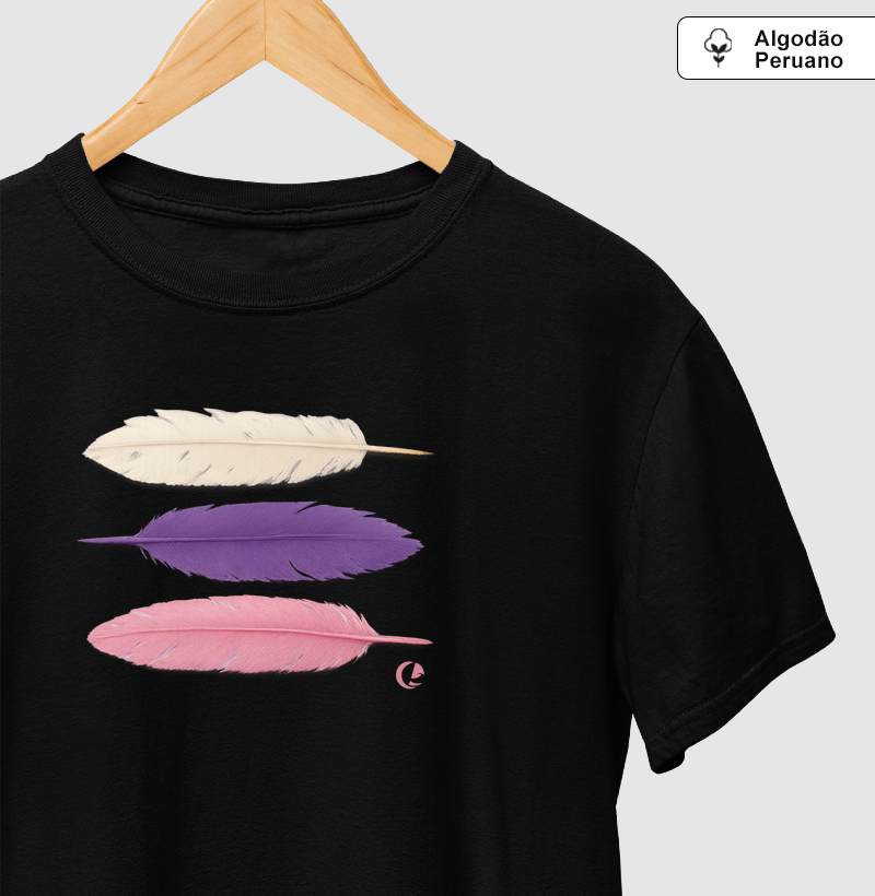 Camiseta Algodão Peruano Entre Penas e Tons