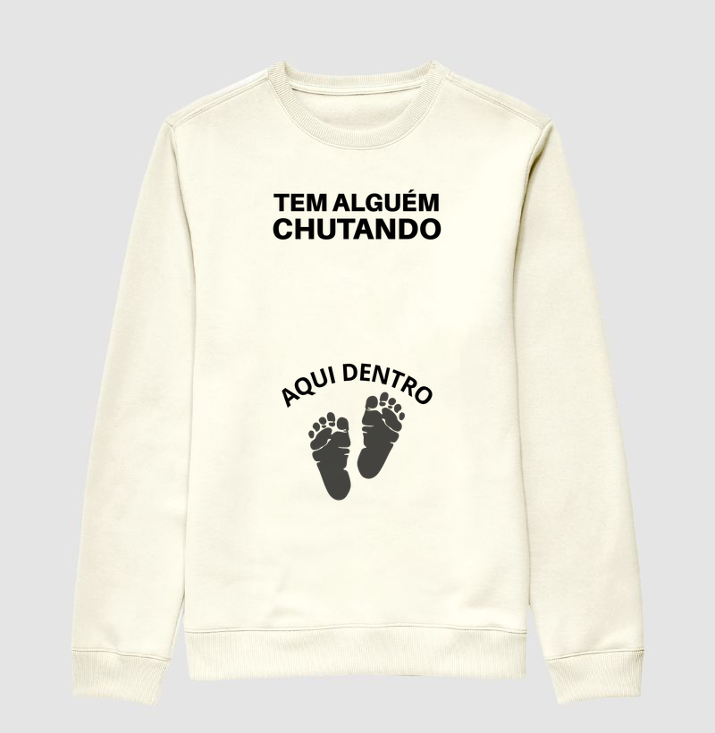 TEM ALGUÉM CHUTANDO