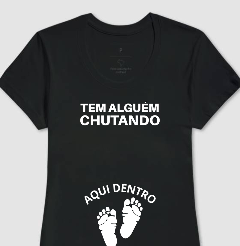 TEM ALGUÉM CHUTANDO