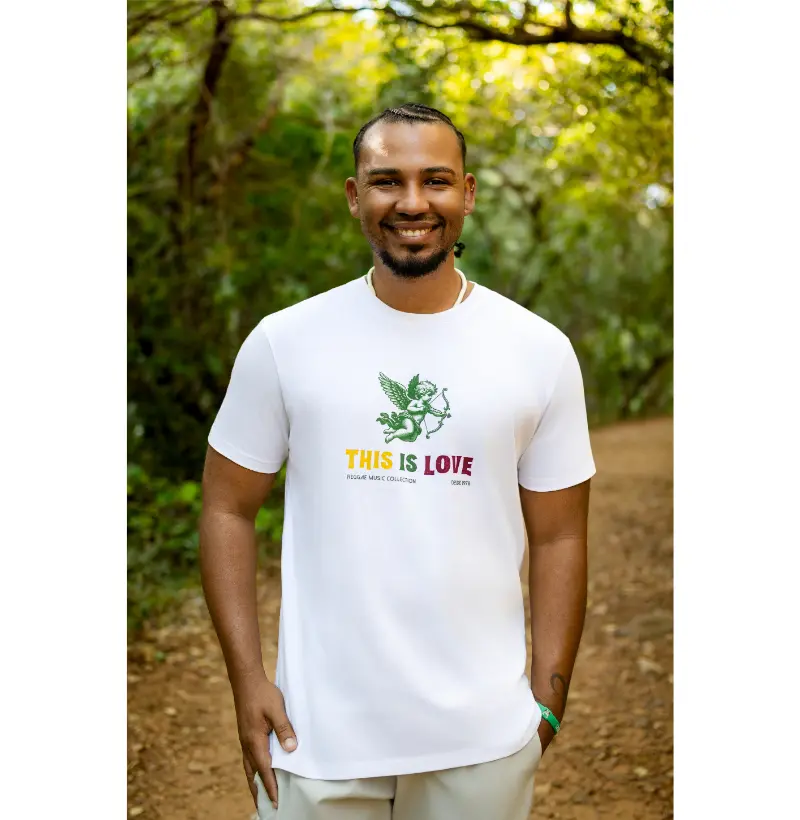 Camiseta This Is Love! Coleção Reggae.  Masculino e feminino. Algodão Premium.