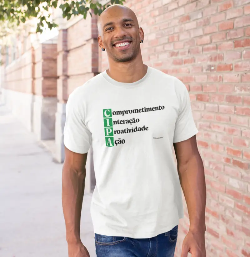 T-Shirt Masculina Branca - Capa