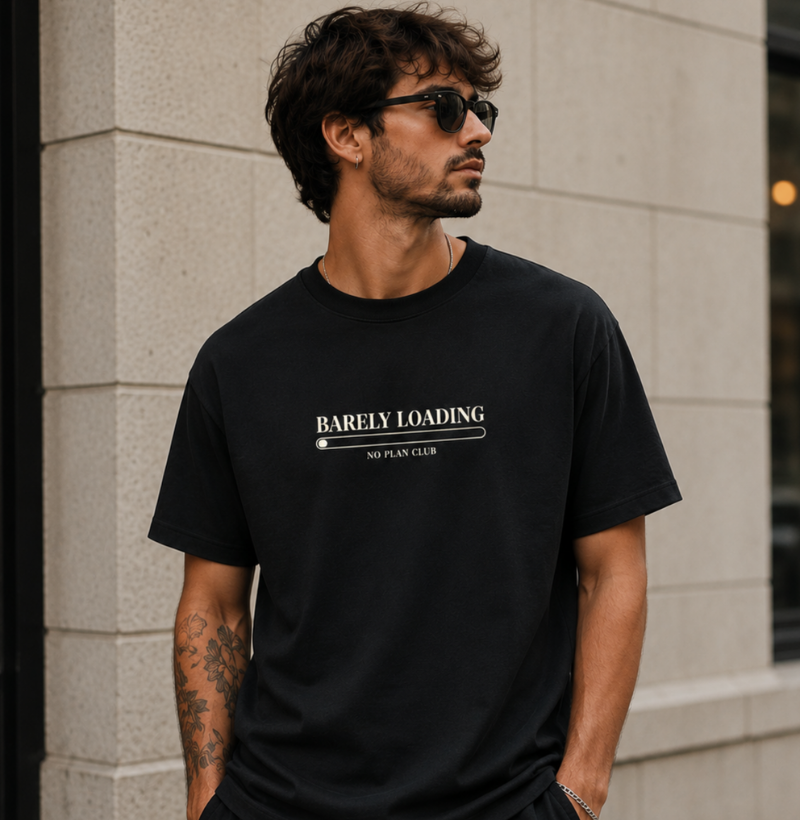 Camiseta Oversized Premium Barely Loading – No Plan Club