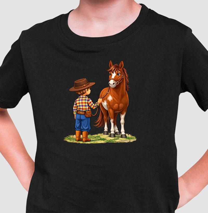 Menino castanho claro e cavalo