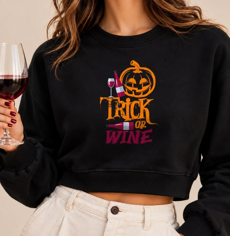 Camiseta Trick or Wine - Cropped Moletom