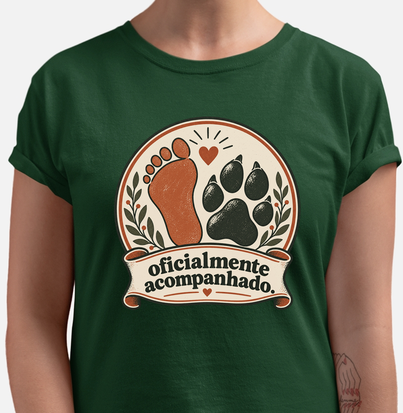 Camiseta Cachorro Minimalista "oficialmente acompanhado" | Pelo & Pano